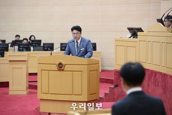 김호진 전남 도의원이 도정질의를 하고 있다. ⓒ 전남도의회 제공