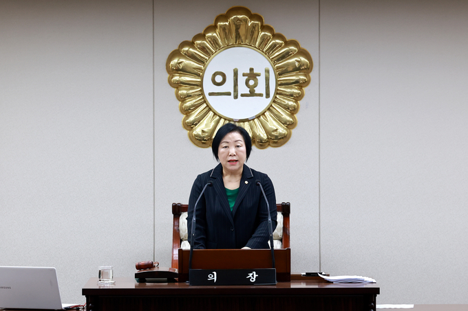 홍순옥 의장이 제257회 임시회 제4차 본회의를 폐회를 하고 있다. ⓒ 부평구의회 제공
