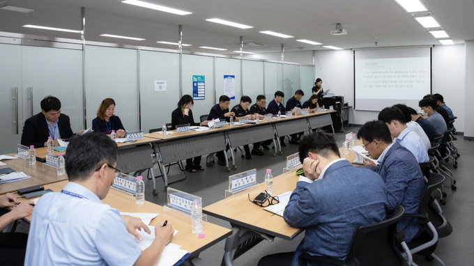 인천본부세관이 인천항 유관기관과 간담회를 진행하고 있다.ⓒ인천본부세관 제공