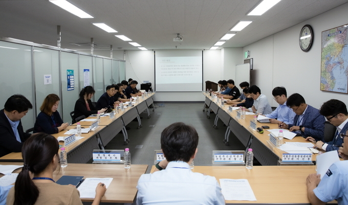 인천본부세관이 인천항 유관기관과 간담회를 진행하고 있다.ⓒ인천본부세관 제공