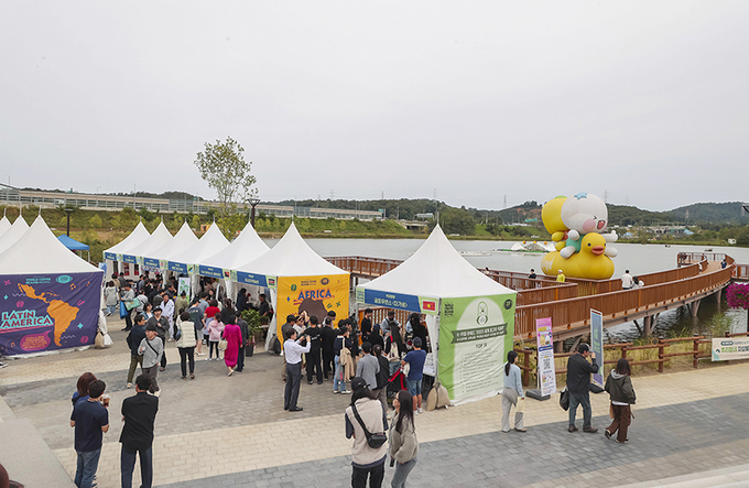 시흥시 은계호수공원에서 열린 제1회 경기도 세계커피콩축제.ⓒ시흥시 제공