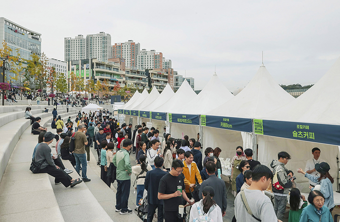 시흥시 은계호수공원에서 열린 제1회 경기도 세계커피콩축제.ⓒ시흥시 제공
