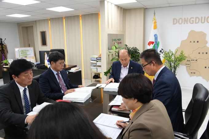박형덕 동두천시장이, ‘2024년 주요업무계획 보고회’ 개최하고 있다. ⓒ 동두천시 제공