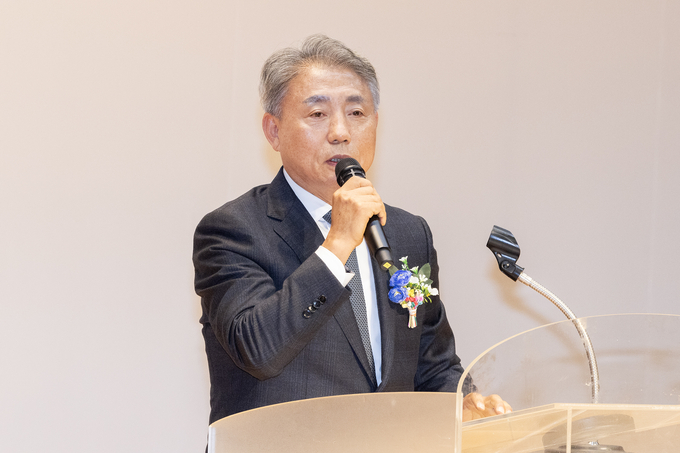 윤환 계양구청장이 제10회 계양구 주민자치센터 동아리 경연대회 축사를 하고 있다. ⓒ 계양구 제공