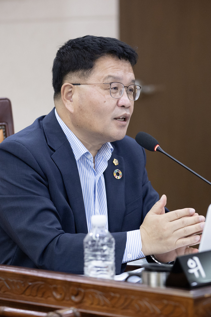 신동섭 의원이 대표발의를 하고 있다. ⓒ 인천시의회 제공