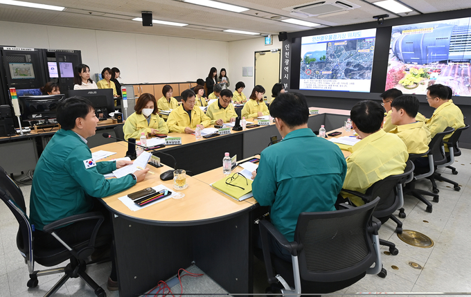 차준택 부평구청장이, 실전 같은 안전한국훈련에 대한 주재회의를 주관하고 있다. ⓒ 부평구 제공