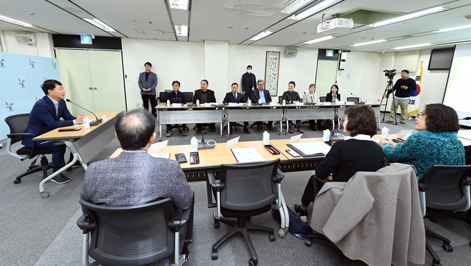 차준택 부평구청장이, 제2기 청렴구민감사관 14명 위촉하고 인사말을 하고 있다. ⓒ 부평구 제공