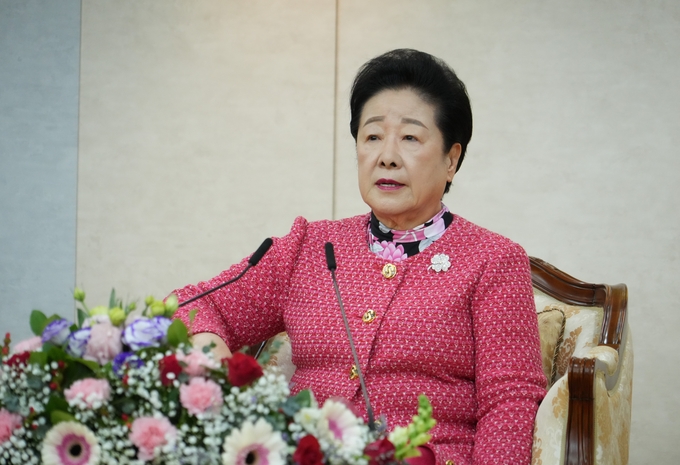 남북통일 기원 참사랑 축제에서 한학자 참부모님 