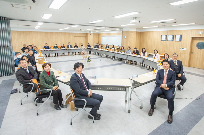 강범석 서구청장이, 치매안심마을 5개동 연합 간담회 개최하고 있다. ⓒ 서구청 제공