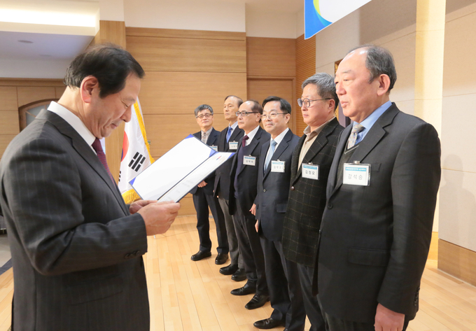 황선조 남북통일운동국민연합 의장이 2023 송년세미나를 개최하고 있다. ⓒ 남북통일국민운동연합 제공