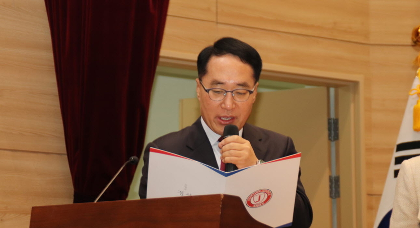 박윤성 공명선거 국민연대 사무총이 성명서를 낭독하고 있다. ⓒ 우리일보 db