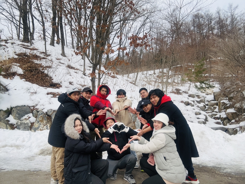 다문화종합지원센터가 강원 국립횡성숲체원으로 필리핀 다문화가정들과 함께 하는 1박 2일 겨울캠프를 진행했다.ⓒ다문화종합지원센터 제공