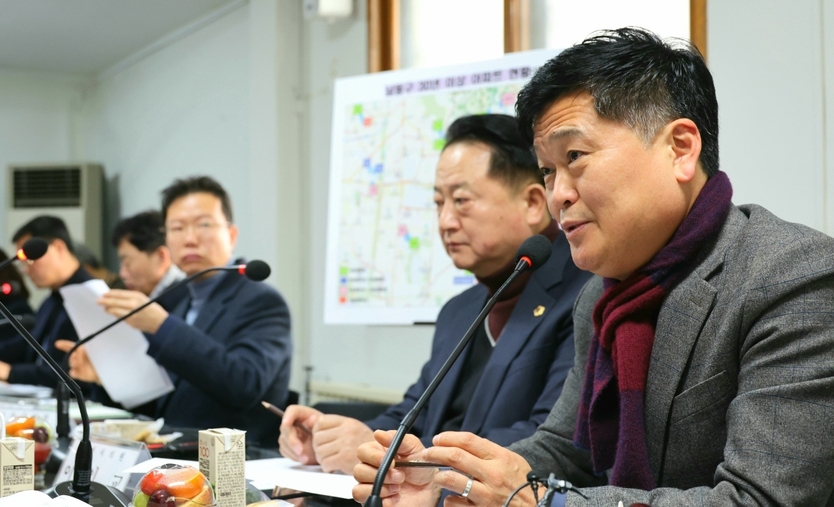 박종효 남동구청장이 만수주공 통합 재건축 주민간담회를 개최하고 있다. ⓒ 남동구 제공