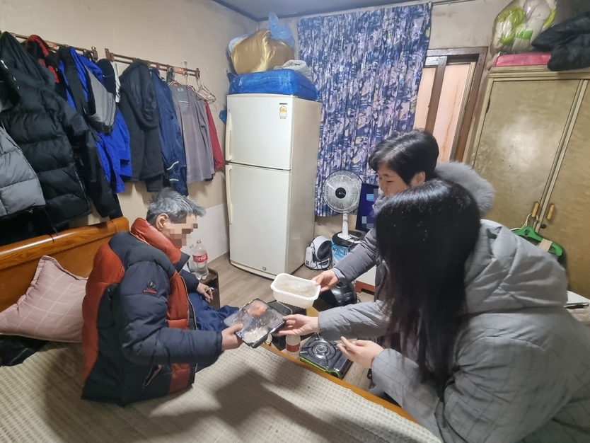 청천1동 지역사회보장협의체 '사랑의 밑반찬' 나눔 봉사 실시. ⓒ 부평구 제공