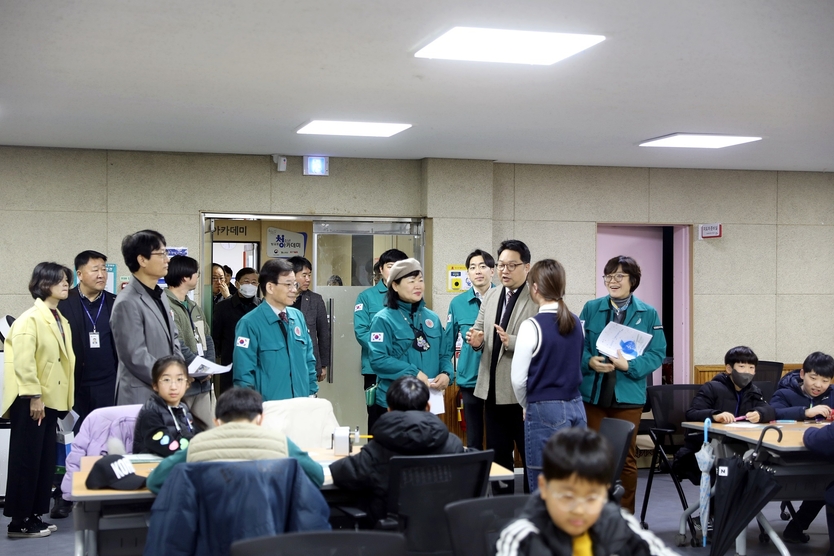 인천시 연수구의회 자치도시위원회가 제260회 임시회 첫 활동으로 청소년 시설 3개소를 방문하며 활발한 활동을 시작했다.ⓒ인천연수구의회 