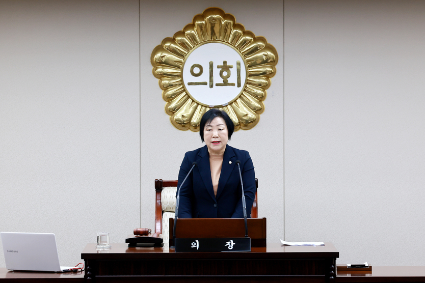 홍순옥 부평구의회 의장이 임시회의를 개회 선언을 하고 있다. ⓒ 부평구의회 제공