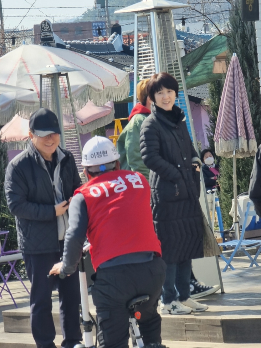 이정현 국민의힘 예비후보가 선거운동을 펼치고 있다. ⓒ 이정현 후보 캠프 제공