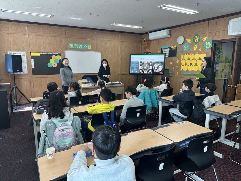인천시교육청중앙도서관, 중도입국학생대상 다문화 미술교육 프로그램 운영하고 있다. ⓒ 인천시교육청 제공