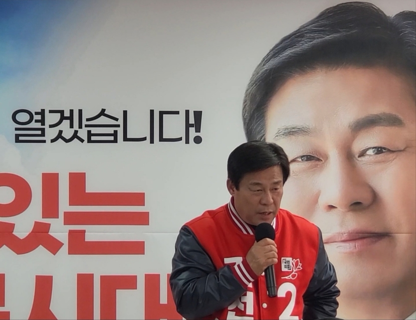김선동 탈북 민들과의 비전 함께 할 것이며 보수당이 반드시 아젠 다를 지켜 통일의 길로 가겠다 ⓒ 우리일보 조종식 기자