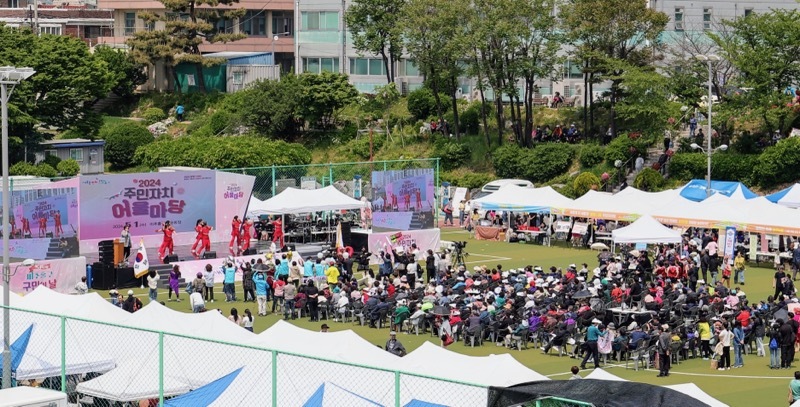 미추홀구, ‘제34회 구민의 날’ 기념행사를 개최하고 있다. ⓒ 미추홀구 제공