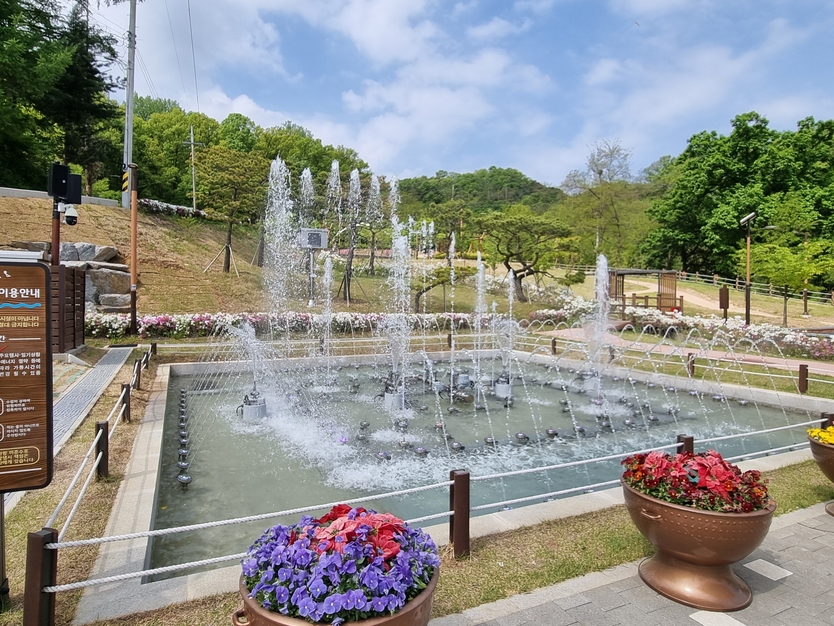 강화 남산공원 음악분수 전경 ⓒ 강화군 제공