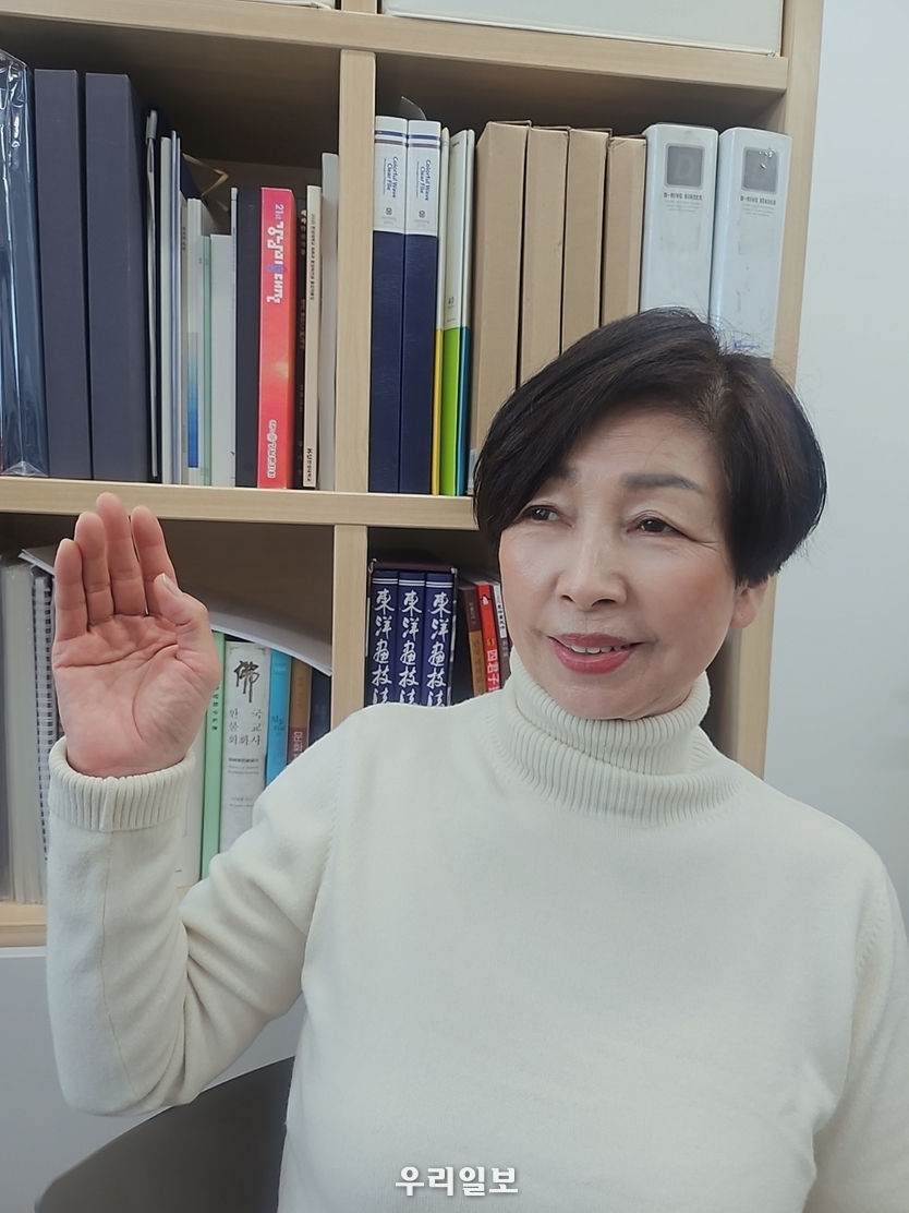 <strong>개인 초대전을 앞두고 있는 이응선 작가</strong>