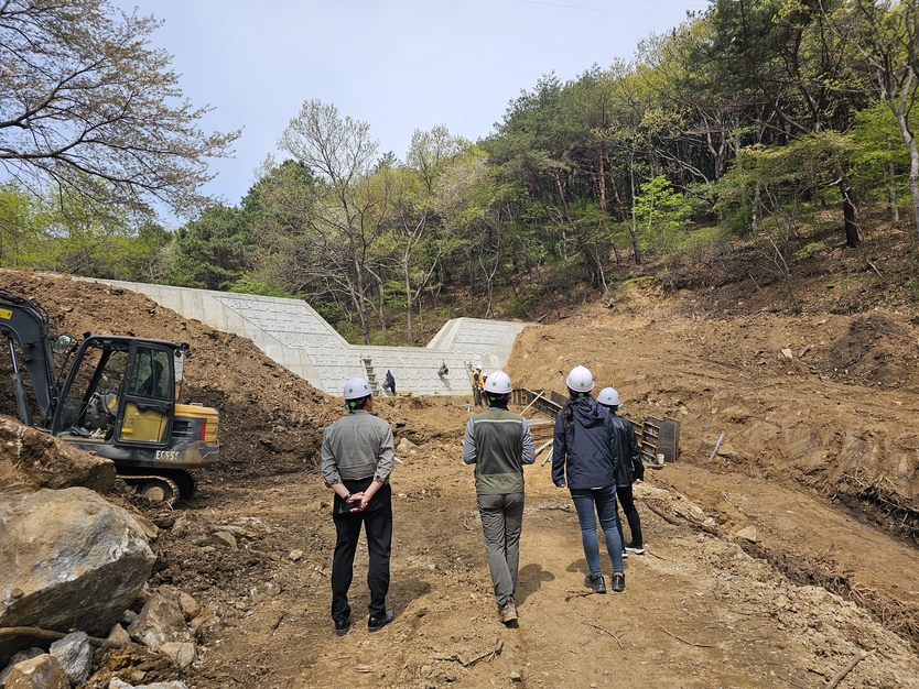 강화군 산사태 종합대책본부 본격 가동 점검을 하고 있다. ⓒ 강화군 제공