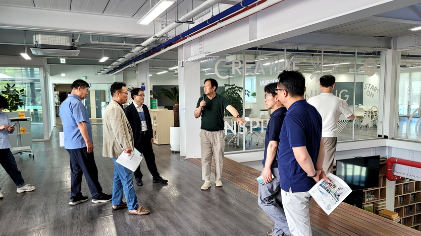 인천시교육청, 공간재구조화 사업 추진 학교 관리자 현장 연수 실시하고 있다. ⓒ 인천시교육청 제공