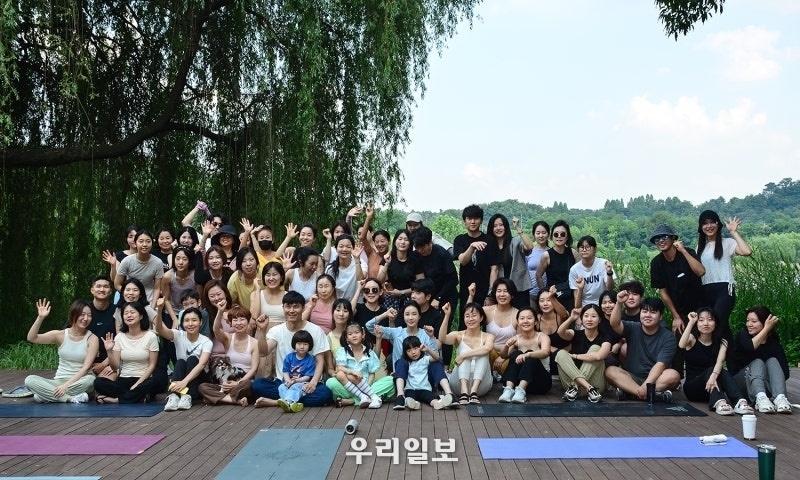 카미요가대표 김보경 ,김재수실장, 수련자들과 함께 기념촬영 ⓒ최은준 기자 