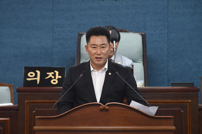 김재원 의원의 대표 발의하고 있다. ⓒ 미추홀구의회 제공