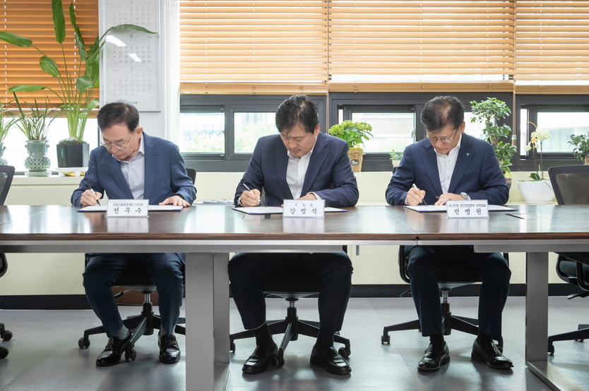 인천 서구, 하나은행, 인천신용보증재단 소기업, 소상공인을 위한 금융지원 업무협약 체결 ⓒ 서구청 제공