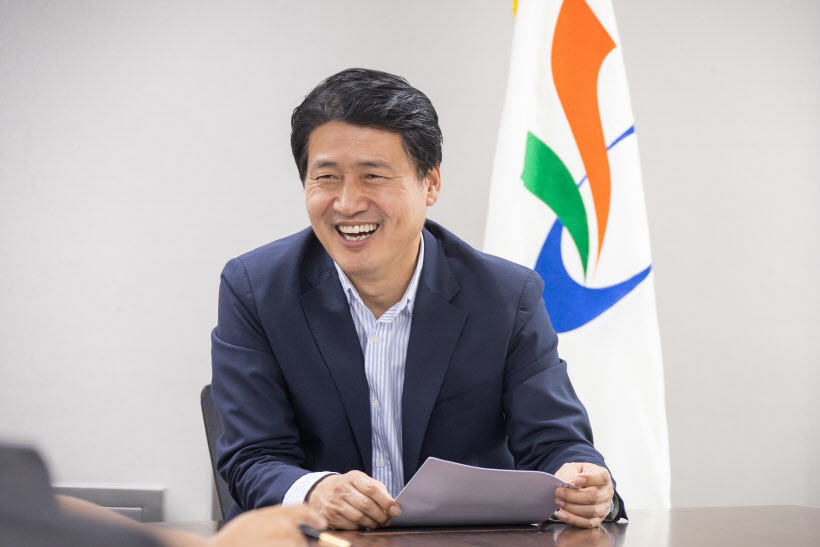 강범석 청장이 기자회견을 마무리 하고 있다. ⓒ 서구청 제공