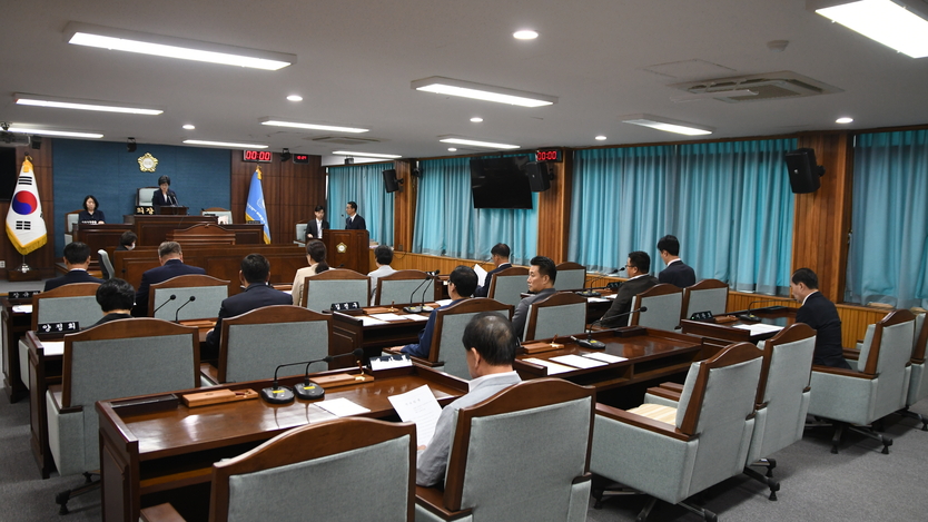 전경애 의장이 제282회 임시회를 개회를 선언하고 있다. ⓒ 미추홀구 의회 제공