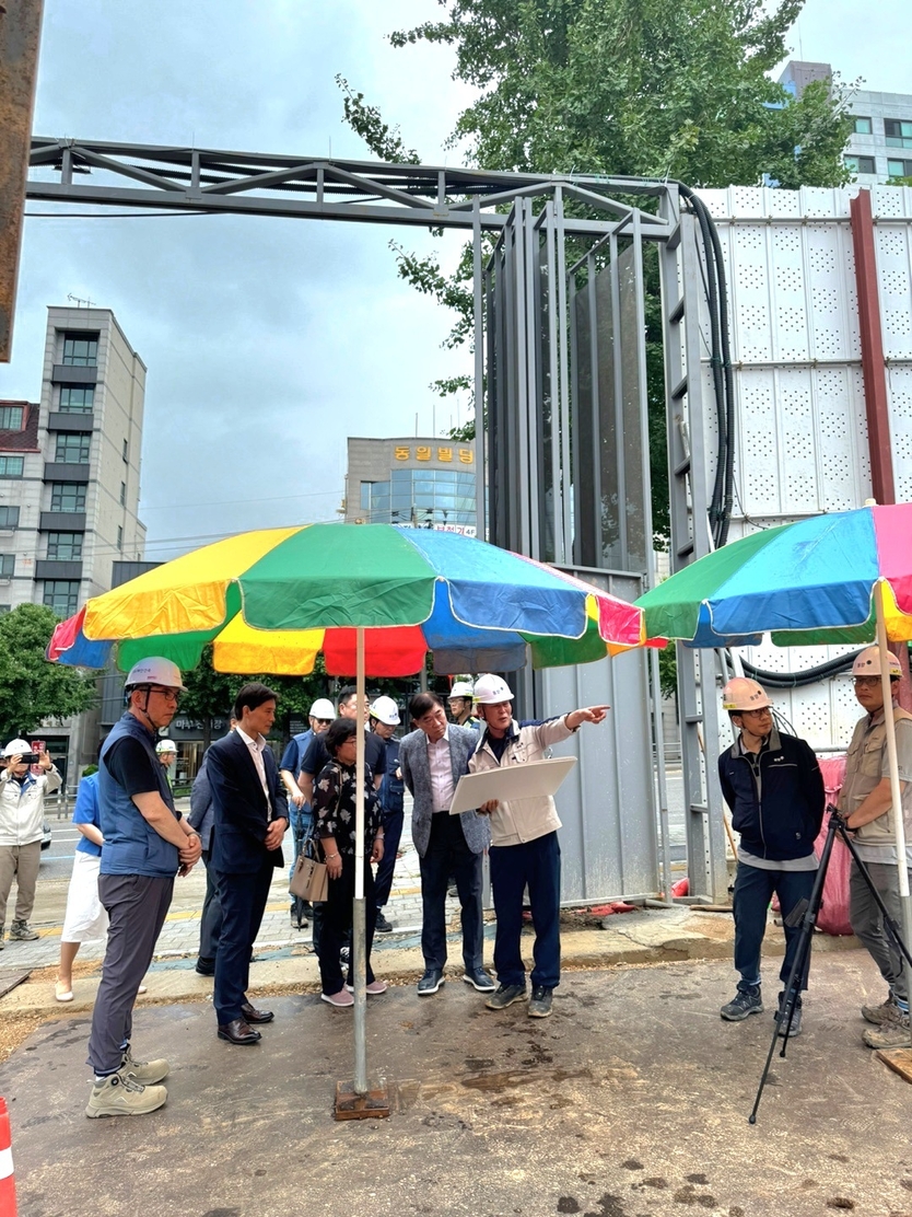 한국건강관리협회장 김인원,2026년 인천시지부 신청사 건립 진행 점검 방문하고 있다. ⓒ 한국건강관리협회 인천시집부 제공