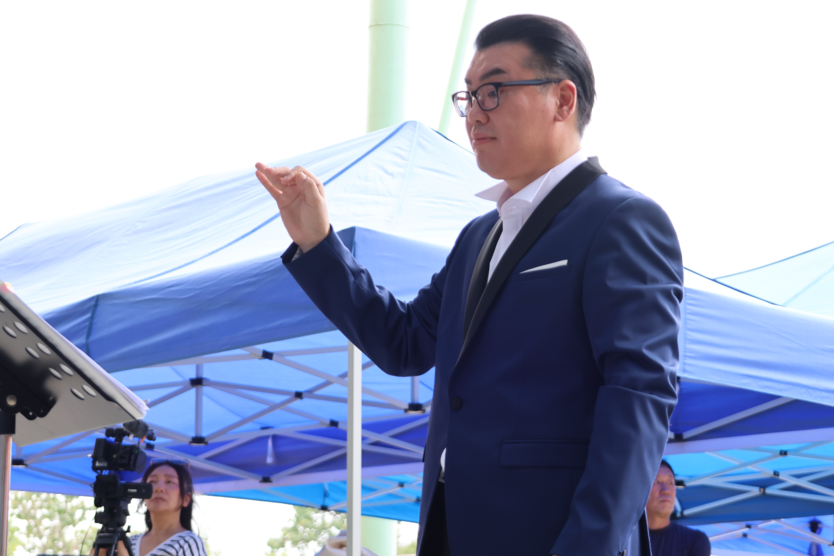  지휘 정재환교수 합창단을 지휘하고 있다. ⓒ 우리일보 노연숙 기자