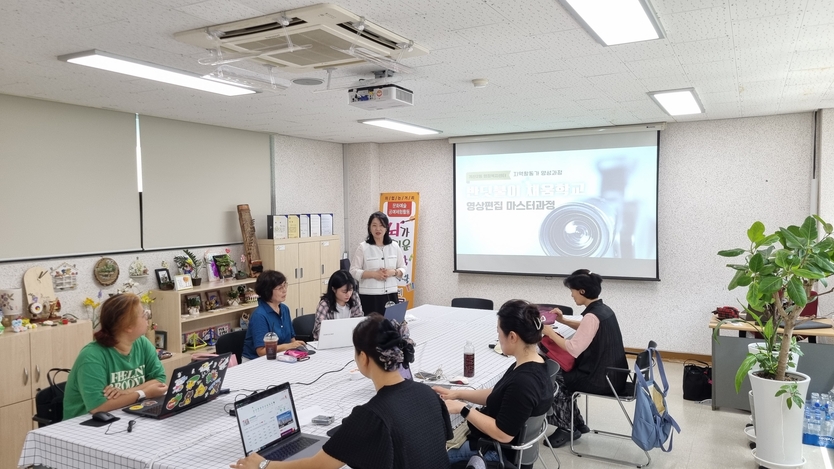 계산2동 주민자치회, ‘반딧불이 채움학교’ 영상편집 마스터 과정 운영ⓒ계양구제공
