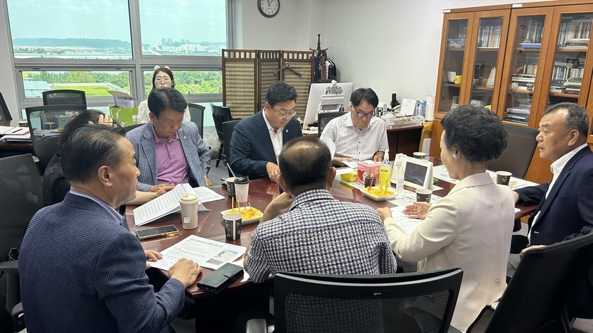 김성원 국회의원이 동두천 발전을 위한 민·관·정, 간담회 개최하고 있다. ⓒ 동두천시 제공