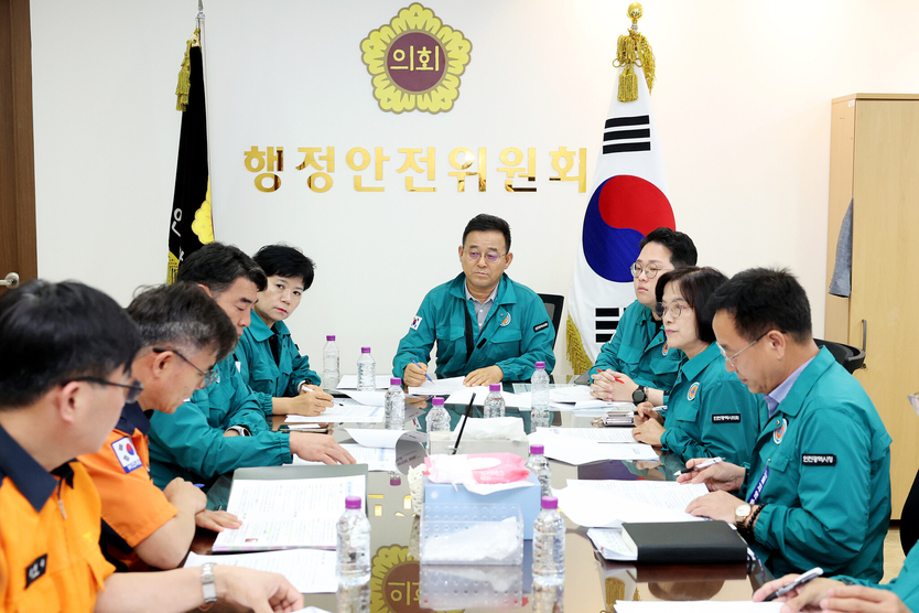 행안위 서구 청라동 아파트 화재 관련 대책 논의하고있다. ⓒ 인천시의회 제공