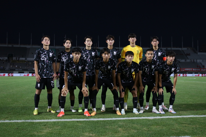 한국 남자 19세 이하(U-19) 축구 대표팀 선수들이 포즈를 취하고 있다. ⓒ 우리일보DB