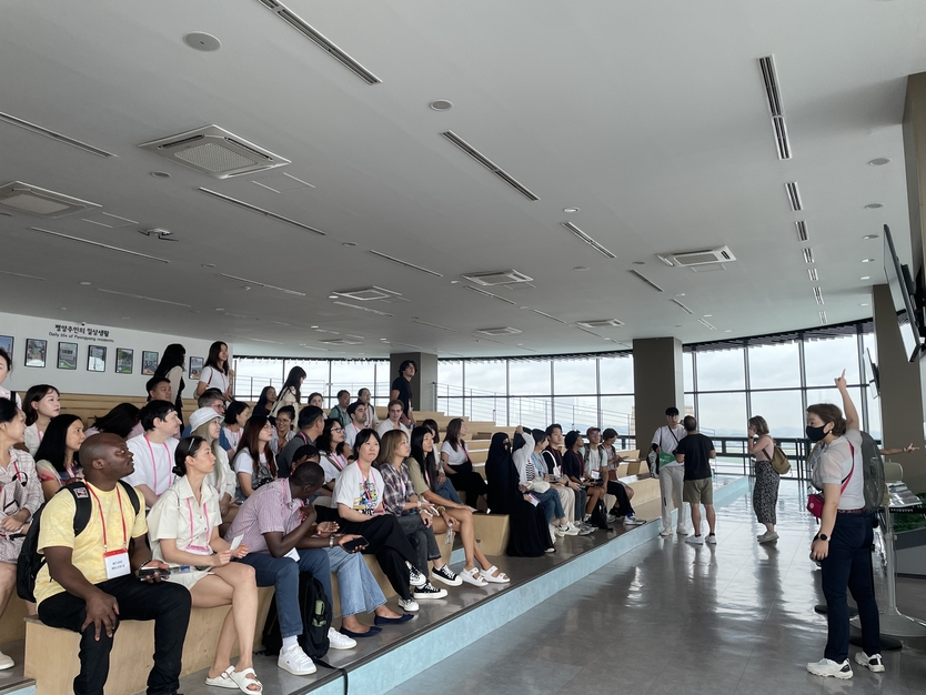오두산통일전망대, 파주 임진각 등 DMZ 주요 관광지 견학을 통한 역사체험을 하고있다. ⓒ 인천경제청 제공