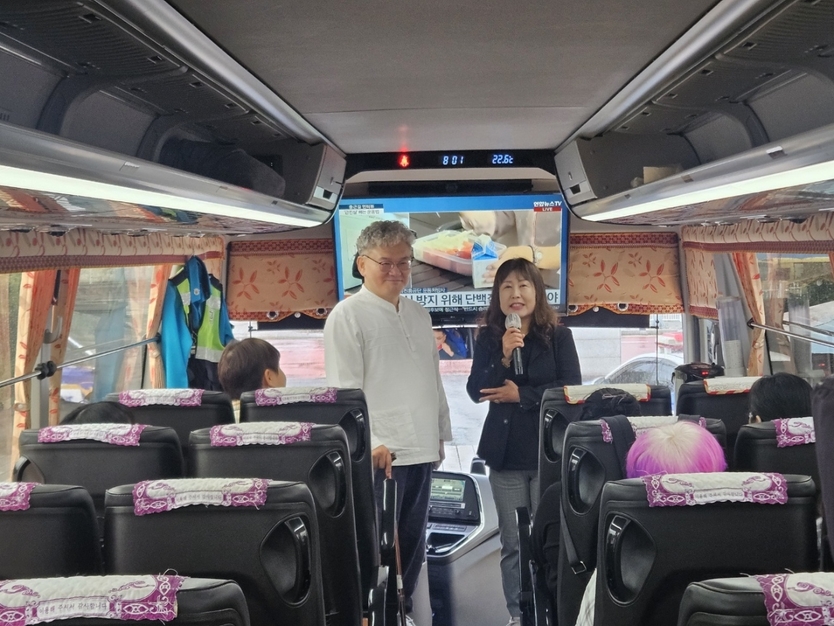 사)장애인복지회 동두천지부, 경기도 시군대항 합창대회 참관하고 있다. ⓒ 동두천시 제공