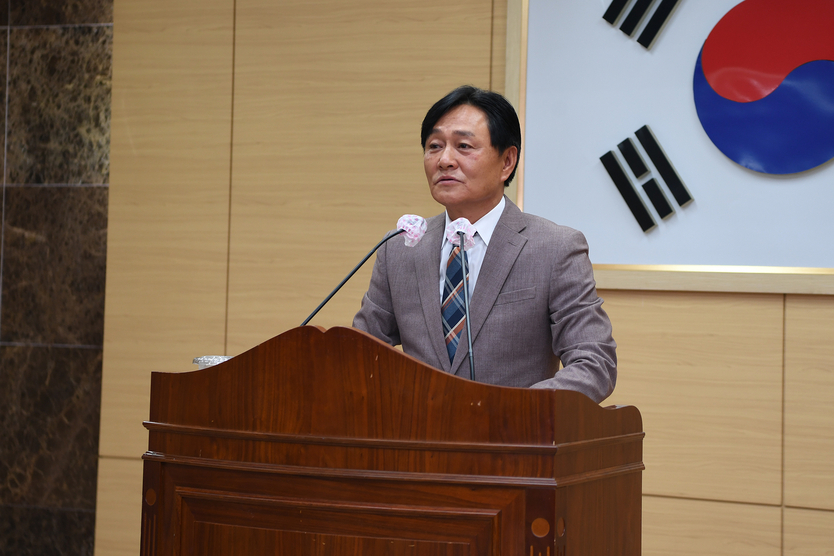 박용철 강화군수가 첫 직원조회를 하고 있다. ⓒ 강화군청 제공