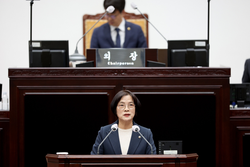 신영희 의원이 22일 열린 ‘제298회 임시회’ 시정질문에 나서 드론활용방안에 대해 발언을 하고 있다. ⓒ 인천시의회 제공