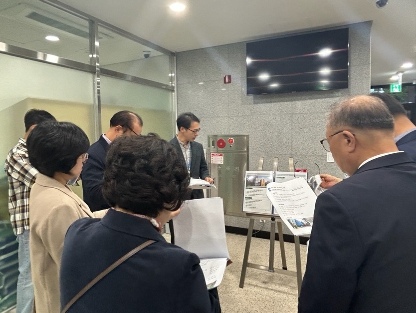 미추홀구 공약이행평가단이 22일 미추홀구청장의 공약 추진 현장을 방문 점검을 하고 있다. ⓒ 미추홀구 제공