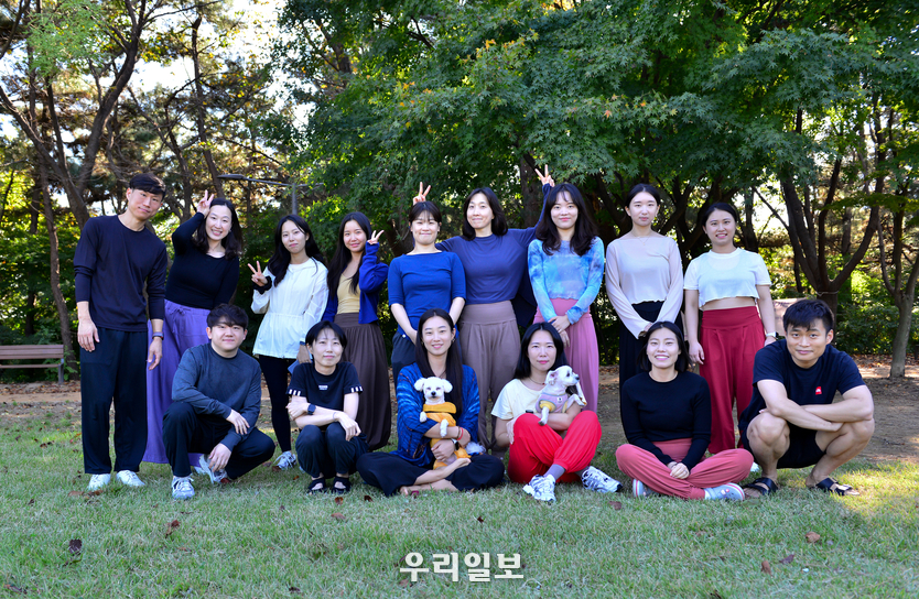 야외요가 수련 ( 스트레칭) 운동, 회원들과 단체 기념촬영 ⓒ 최은준기자 