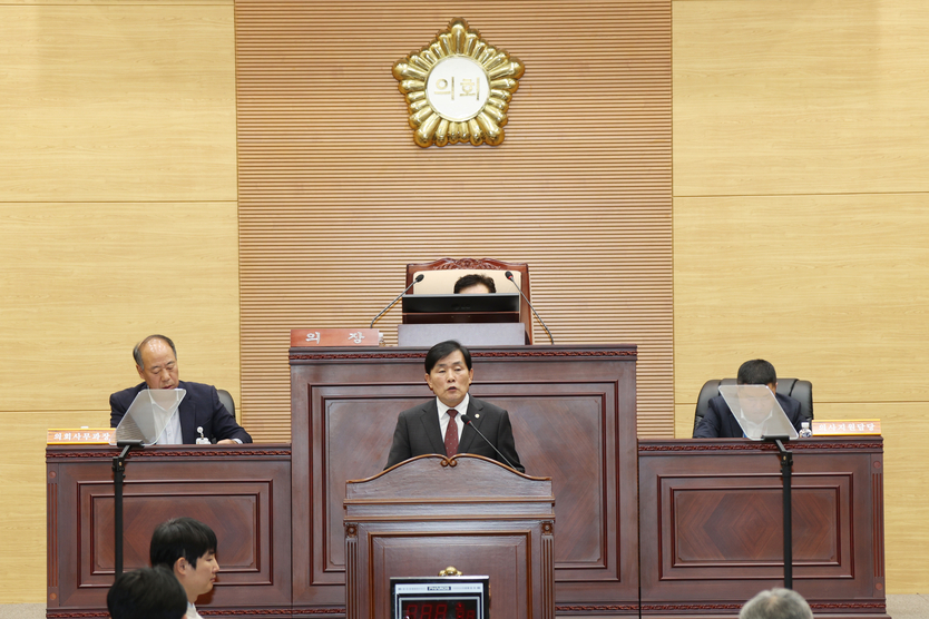 문경복 옹진군수, 시정연설 통해 내년도 군정운영 방향 제시하고 있다 ⓒ 옹진군 제공