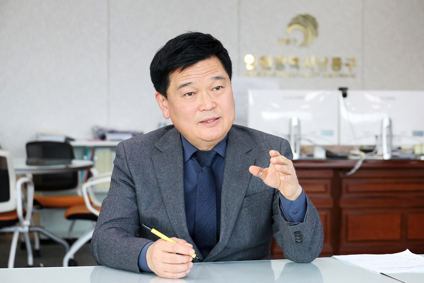 박종효 남동구청장이 신년 인터뷰를 가지고 있다. ⓒ 남동구 제공