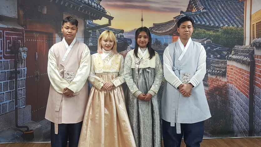 미얀마종합지원센터가 인천시 부평구에 위치한 미얀마종합지원센터에서 설 미얀마 가족 대잔치를 진행하고 있다.ⓒ미얀마종합지원센터