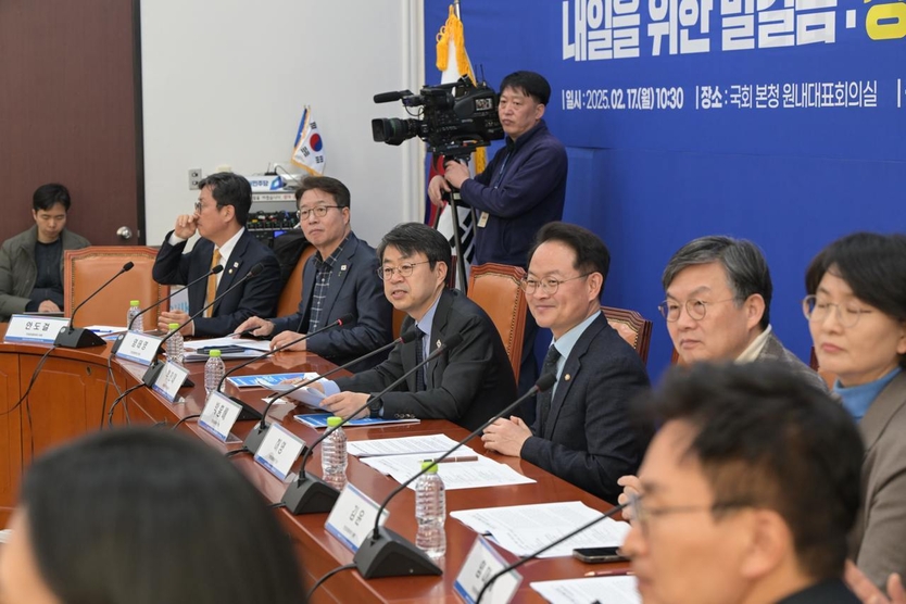 내일을 위한 발걸음 : 청년 노동자를 위한 민생법안 간담회 현장 모습.ⓒ박홍배의원실