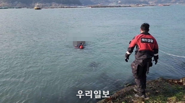 전남 완도군 금일읍서 차량 해상 추락...운전자 숨진 채 발견
